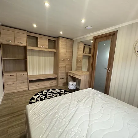 Lilla Privát Lakóhajó Úszó hotel *