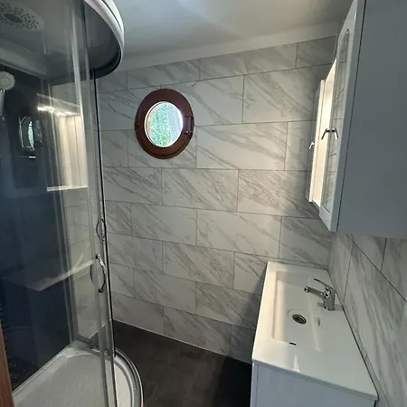 Lilla Privát Lakóhajó